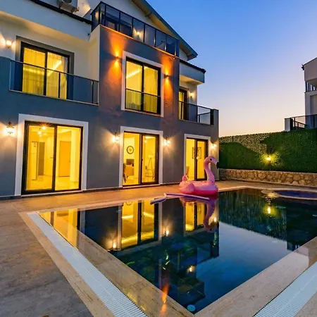 Villa Atlantis - 4 Bedroom In Hisaronu Oludeniz