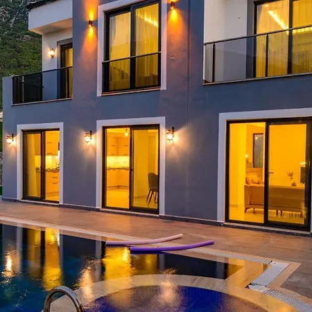 Atlantis - 4 Bedroom In Hisaronu Villa