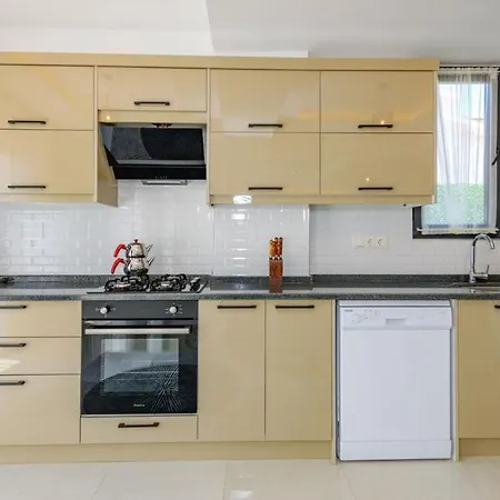 Atlantis - 4 Bedroom In Hisaronu Villa