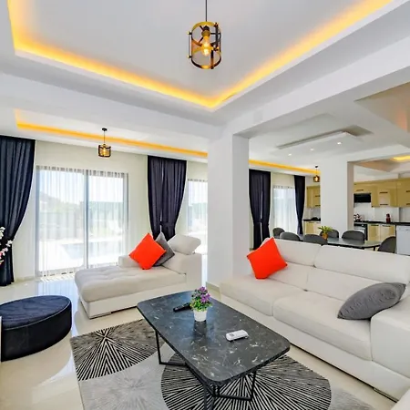 Villa Atlantis - 4 Bedroom In Hisaronu