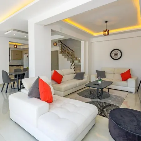 Atlantis - 4 Bedroom In Hisaronu أولدينيس