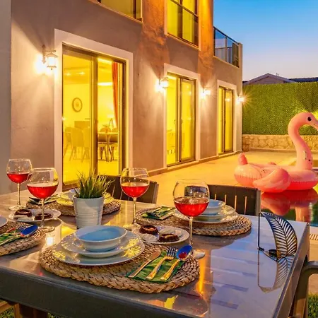 Atlantis - 4 Bedroom In Hisaronu Vila *